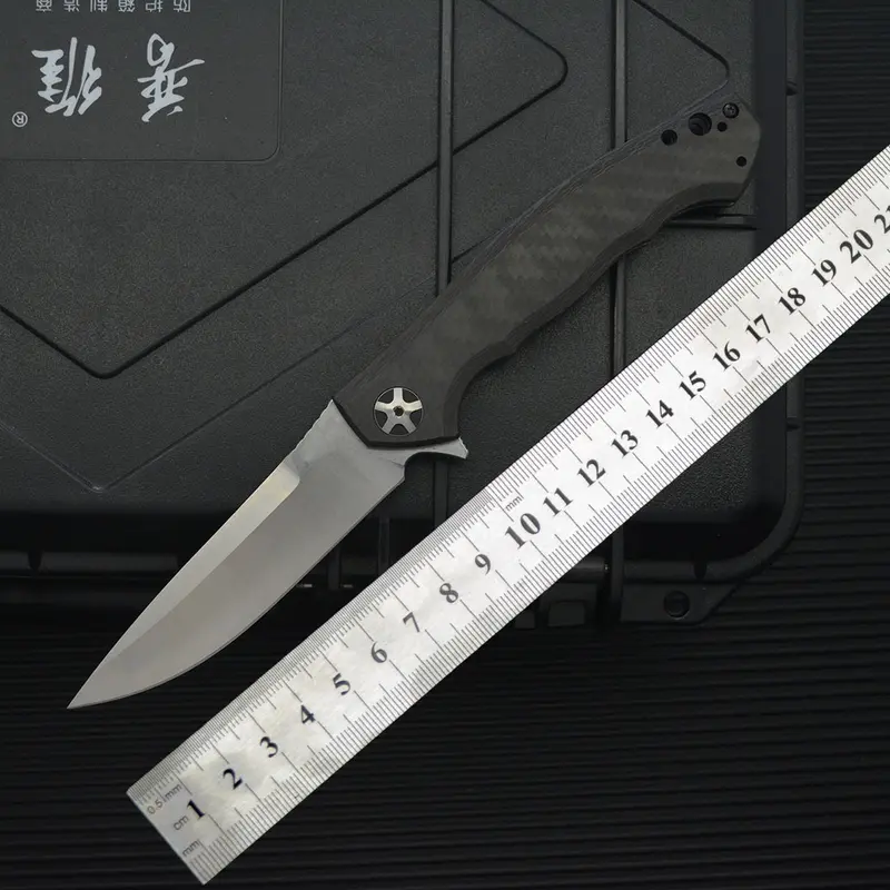 Outdoor-Faltmesser mit Carbonfasergriff