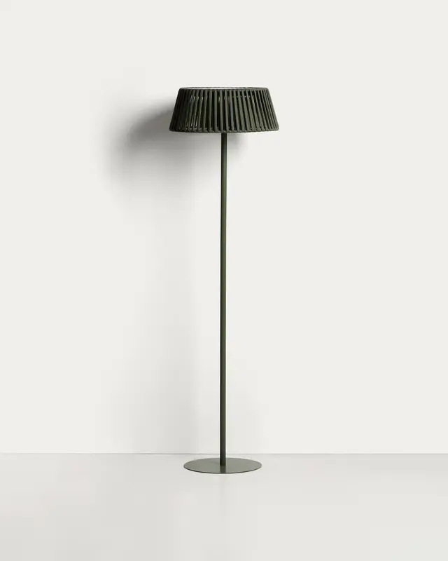 Outdoor-Solar-Stehlampe Aldet aus flachem Seil mit grünem Metallfuss, Ø 46 cm