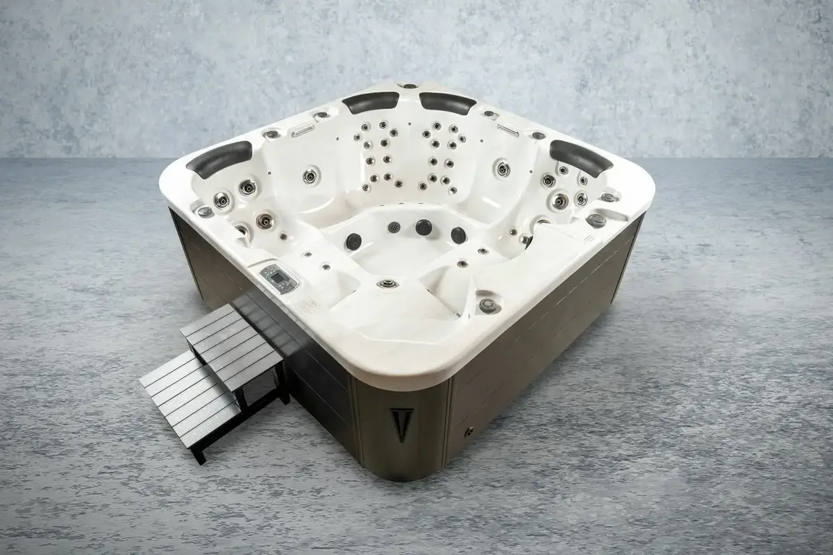 Outdoor Whirlpool, Jacuzzi, Hot Tub schwarz / weiss Roma USA