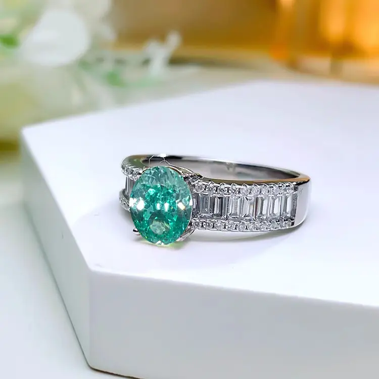 Paraiba-Tourmalin-Ring mit Diamanten