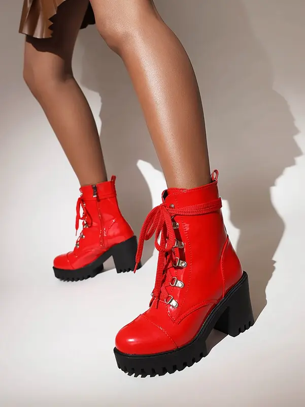 Patent-Leder Reitstiefel mit Absatz