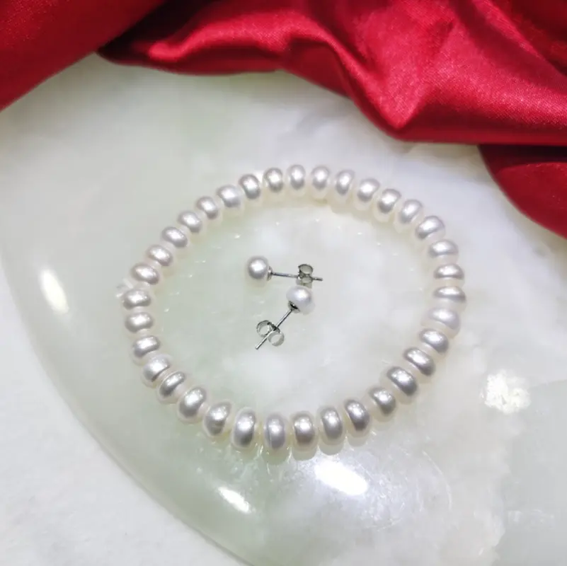 Pearlenset mit Halskette, Armband und Ohrstecker