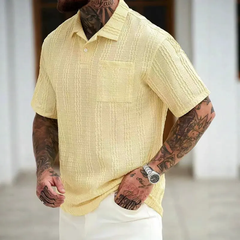 Polo-Shirt für Herren mit Textur und Knöpfen