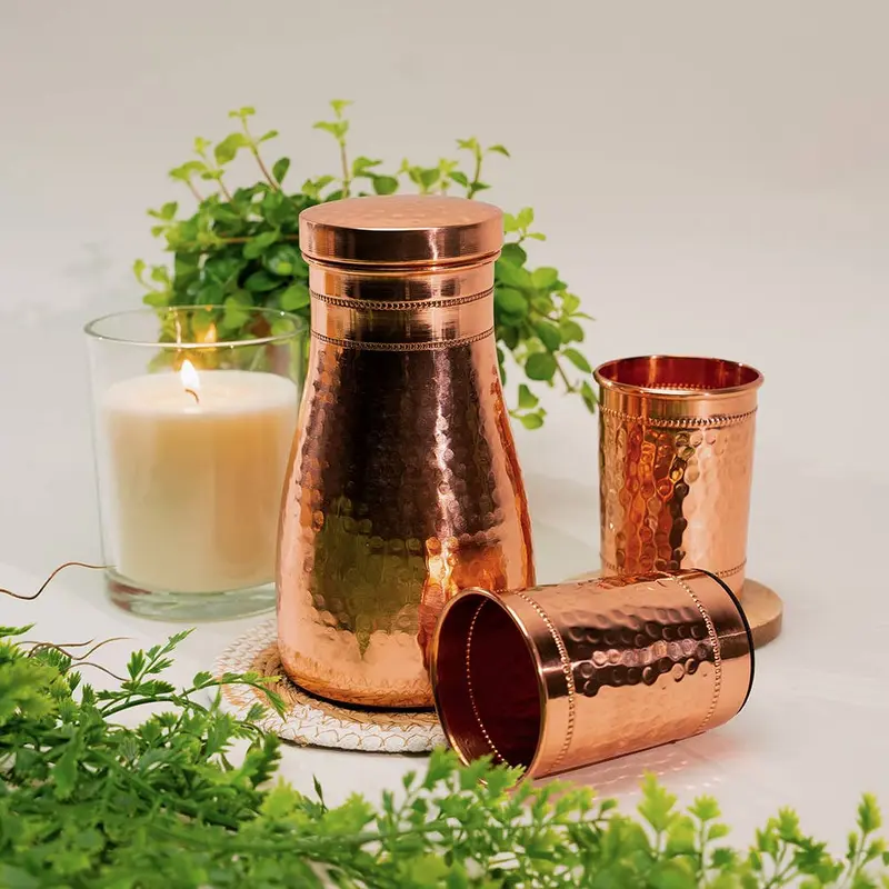 Reines Kupfer-Set mit Karaffe und 2 gehämmerten Kupferbechern – Handgefertigt ± 950 ml