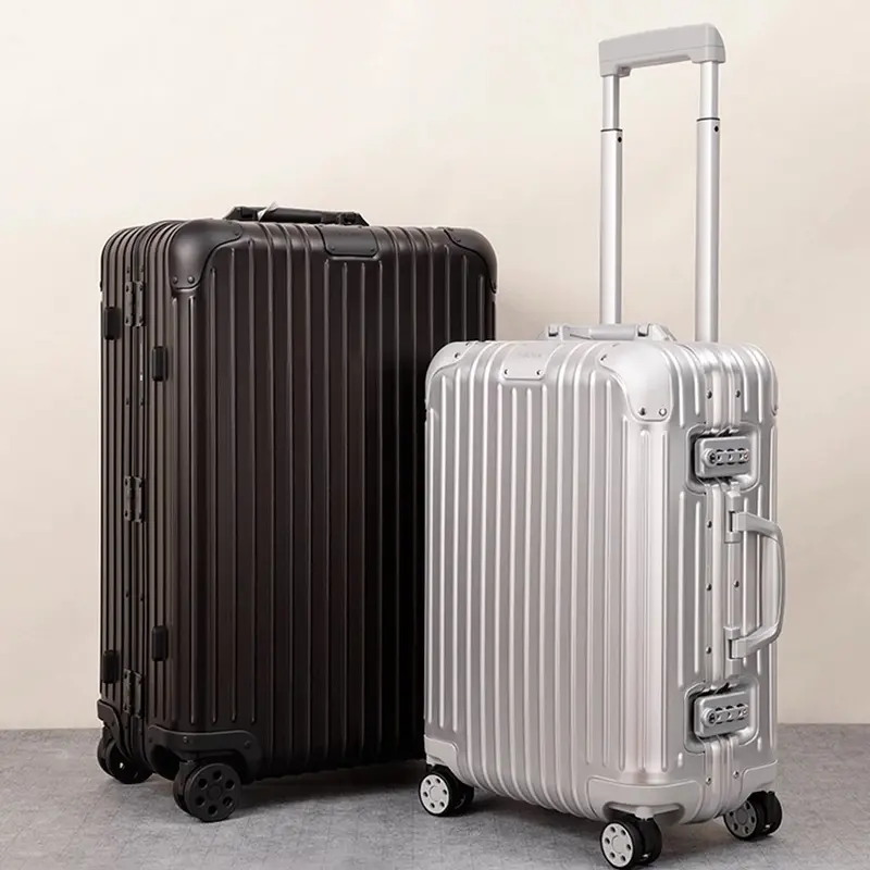 Reisegepäck mit Aluminium-Rahmen
