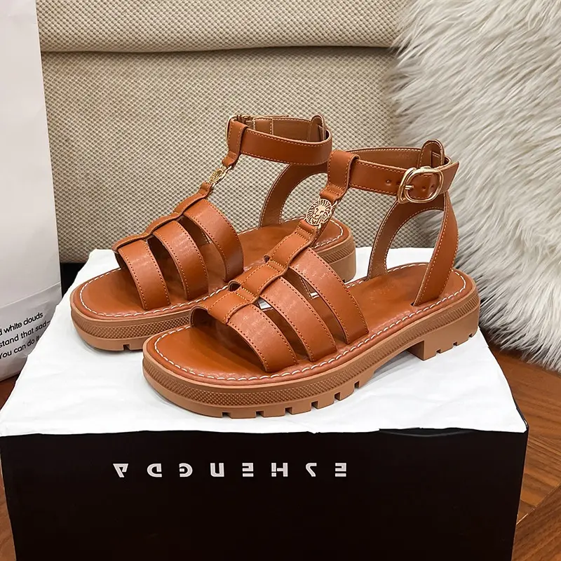 Retro-Sandalen aus echtem Leder mit Plateau