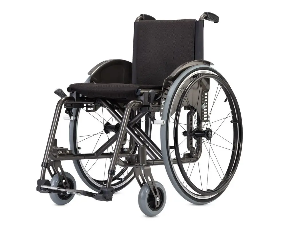 Rollstuhl BX 11 (nur 13.4 kg schwer) - Bischoff & Bischoff