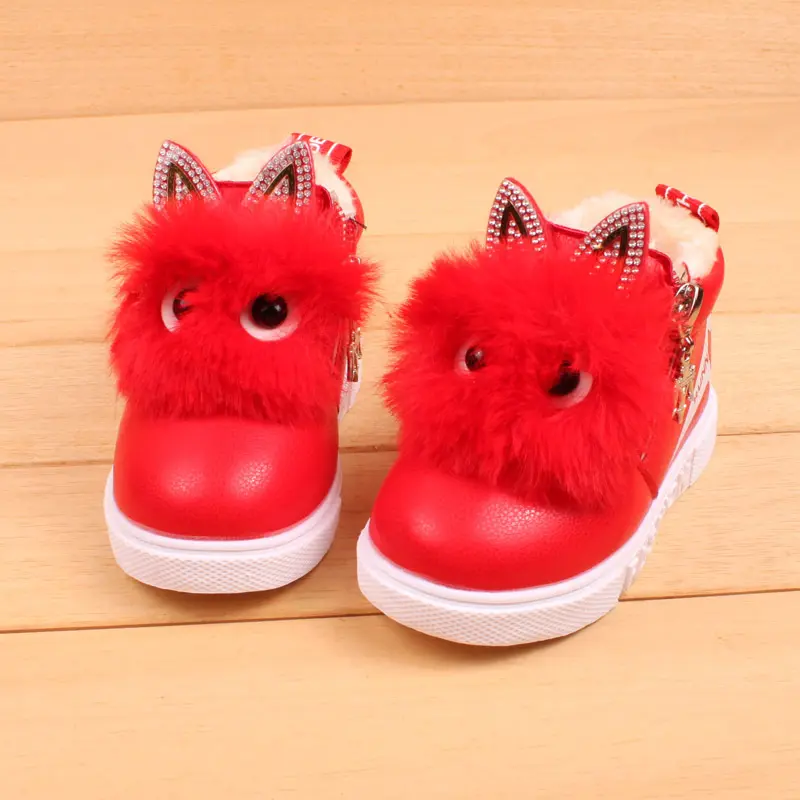 Rote Mädchenstiefel