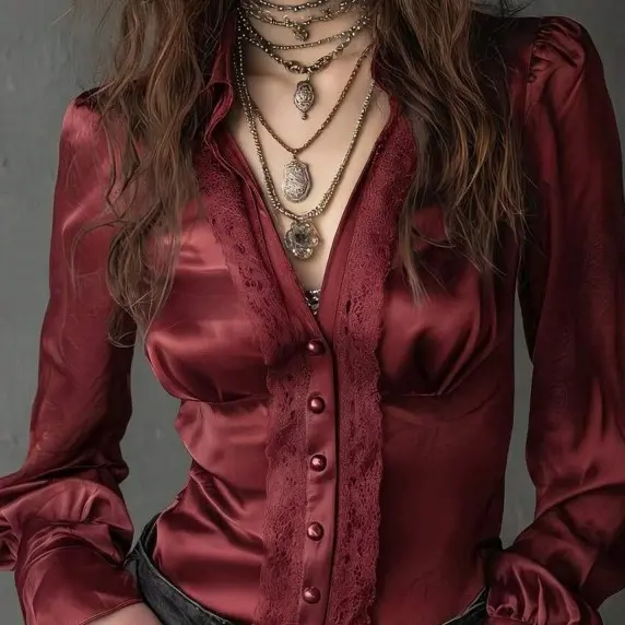 Satin-Bluse mit weiten Armen