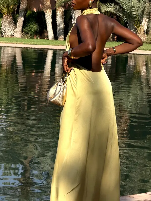 Satin-Maxi-Kleid mit offenem Rücken