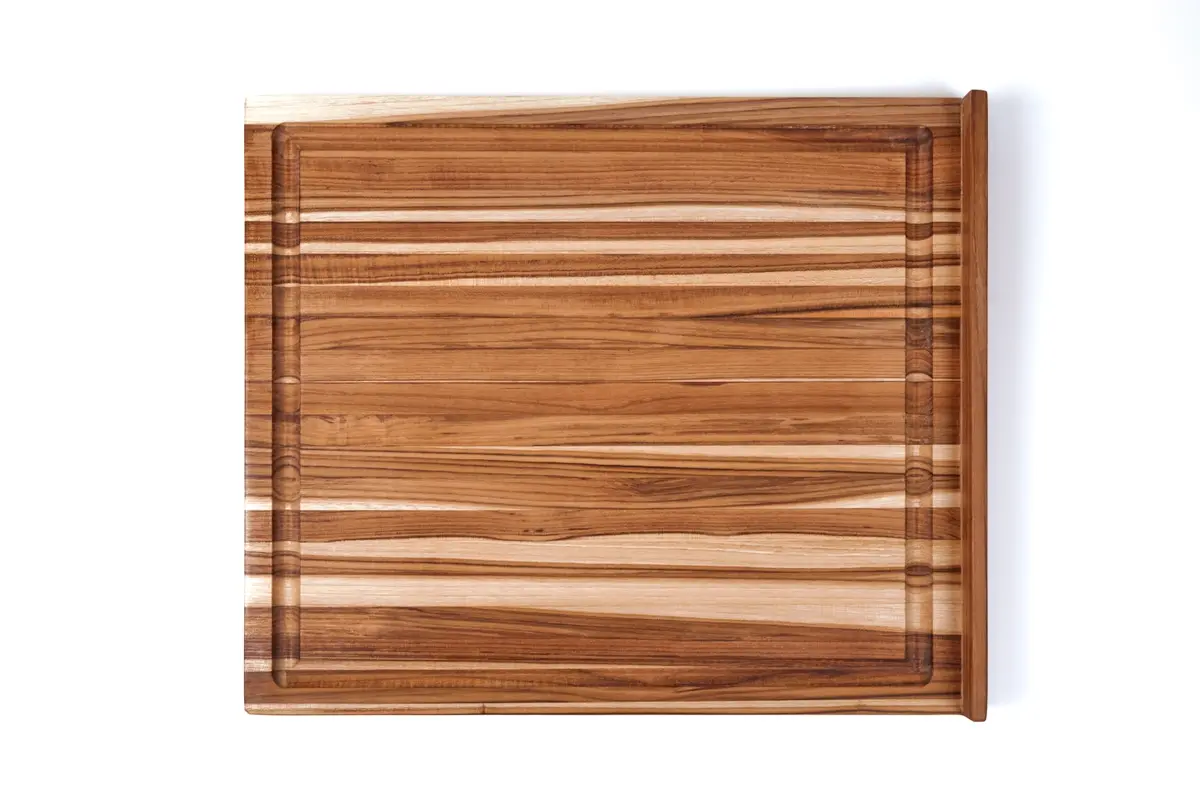 Scandi Schneidbrett 54x46x2.5cm mit Saftrille beidseitig
