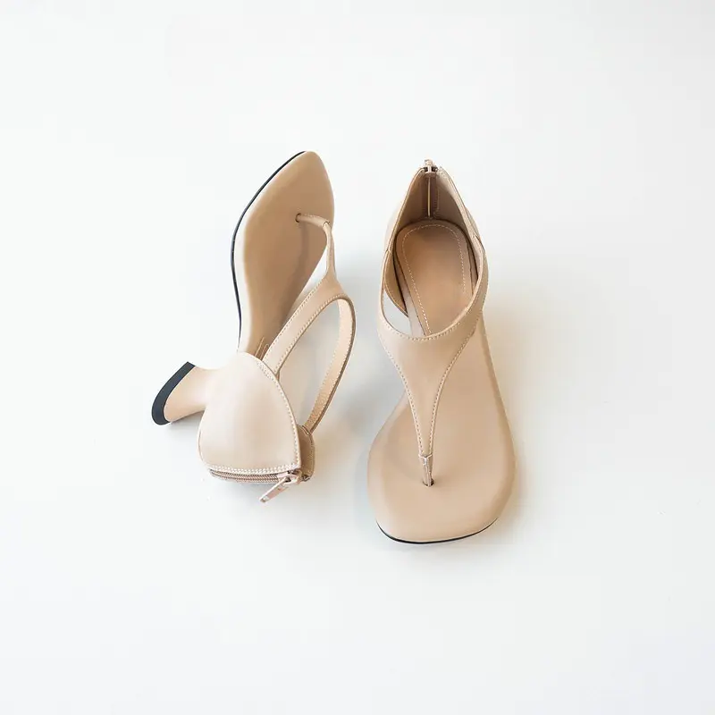 Slip-on Sandalen mit eckiger Zehenpartie