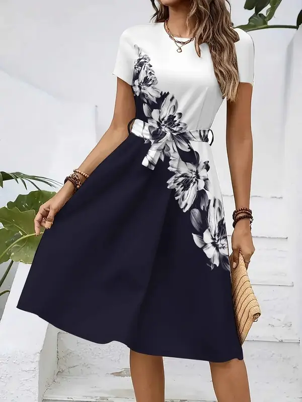 Sommerkleid «Fleur Noir» · Blumen-Print, Midi mit Bindegürtel
