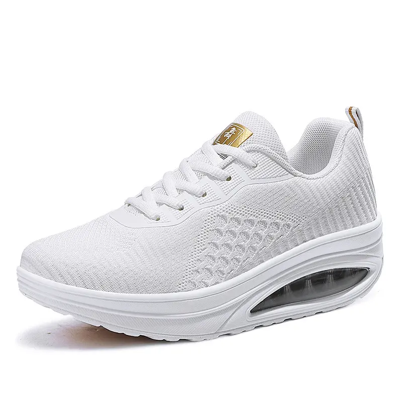 Sportliche Walking-Schuhe mit weicher Sohle