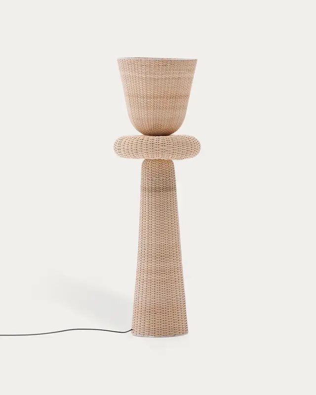 Stehlampe Neuda aus Rattan mit hellem Finish