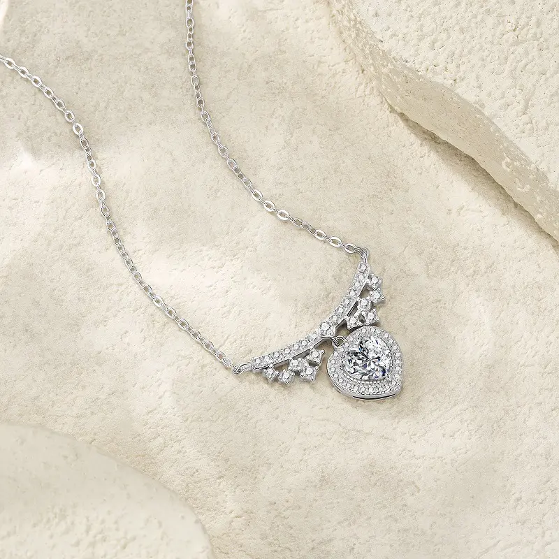 Sterlingsilber Herz Moissanite Halskette
