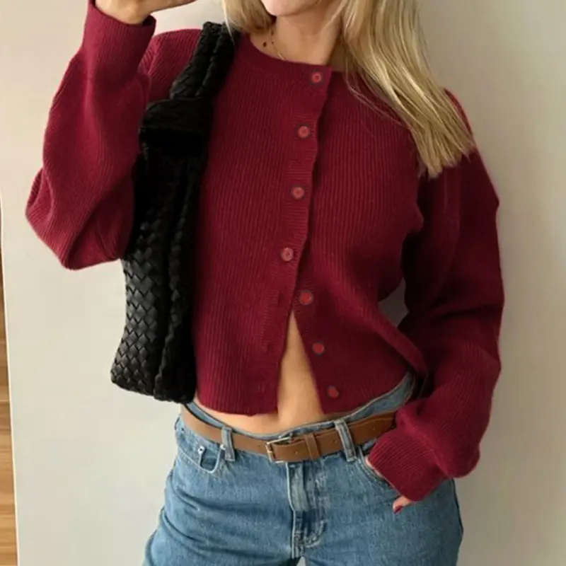 Strick-Cardigan mit Rundhals und Knöpfen