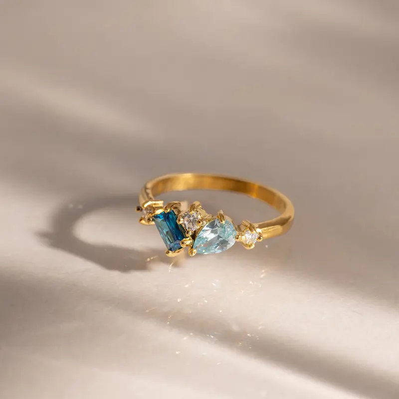 Tropfenförmiger Zirkonring