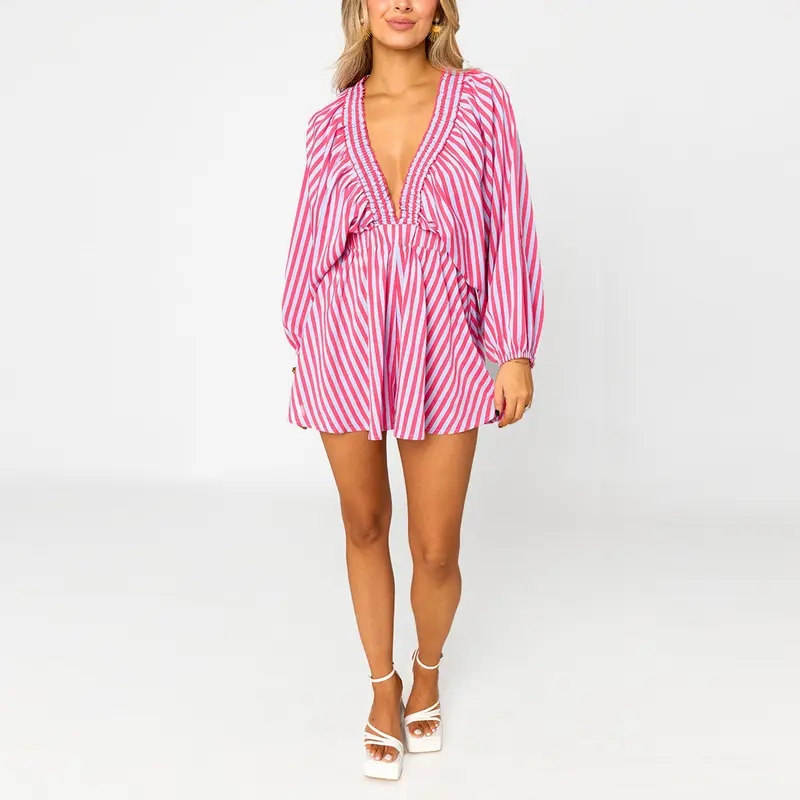 V-Ausschnitt Jumpsuit mit weitem Bein