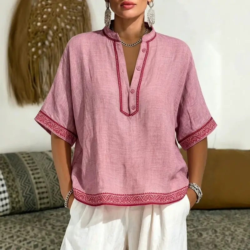 V-Neck T-Shirt mit Spitze und Knöpfen