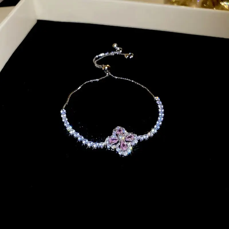 Verstellbares Armband mit bunten Zirkonia