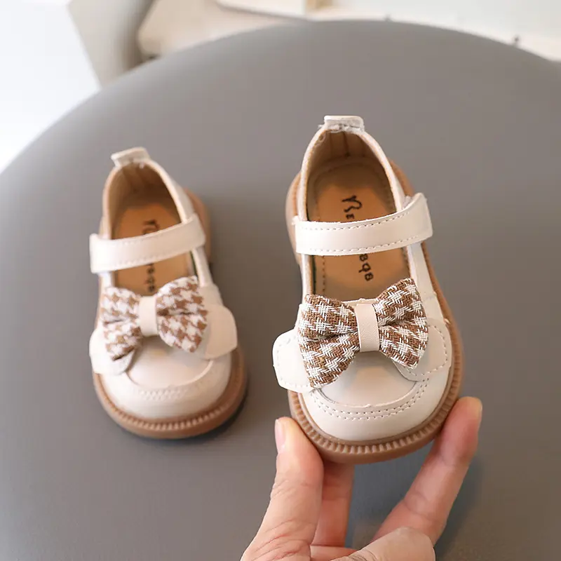 Weiche Anti-Rutsch-Baby-Schuhe aus Kunstleder