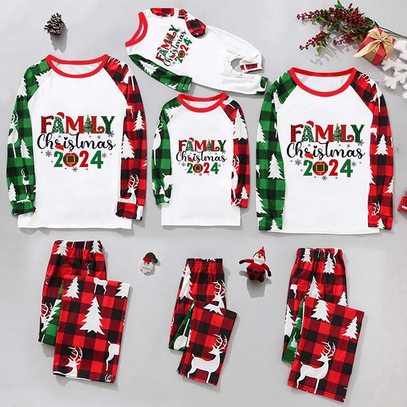 Weihnachts-Homewear im Partnerlook