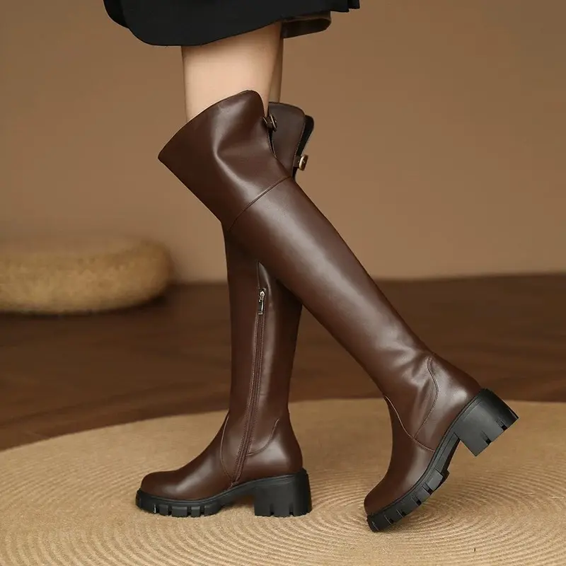 Winterstiefel mit dicken Absätzen